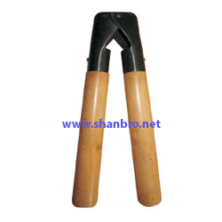 Sheep Dehorner Barnes 13 Inch wood Handle